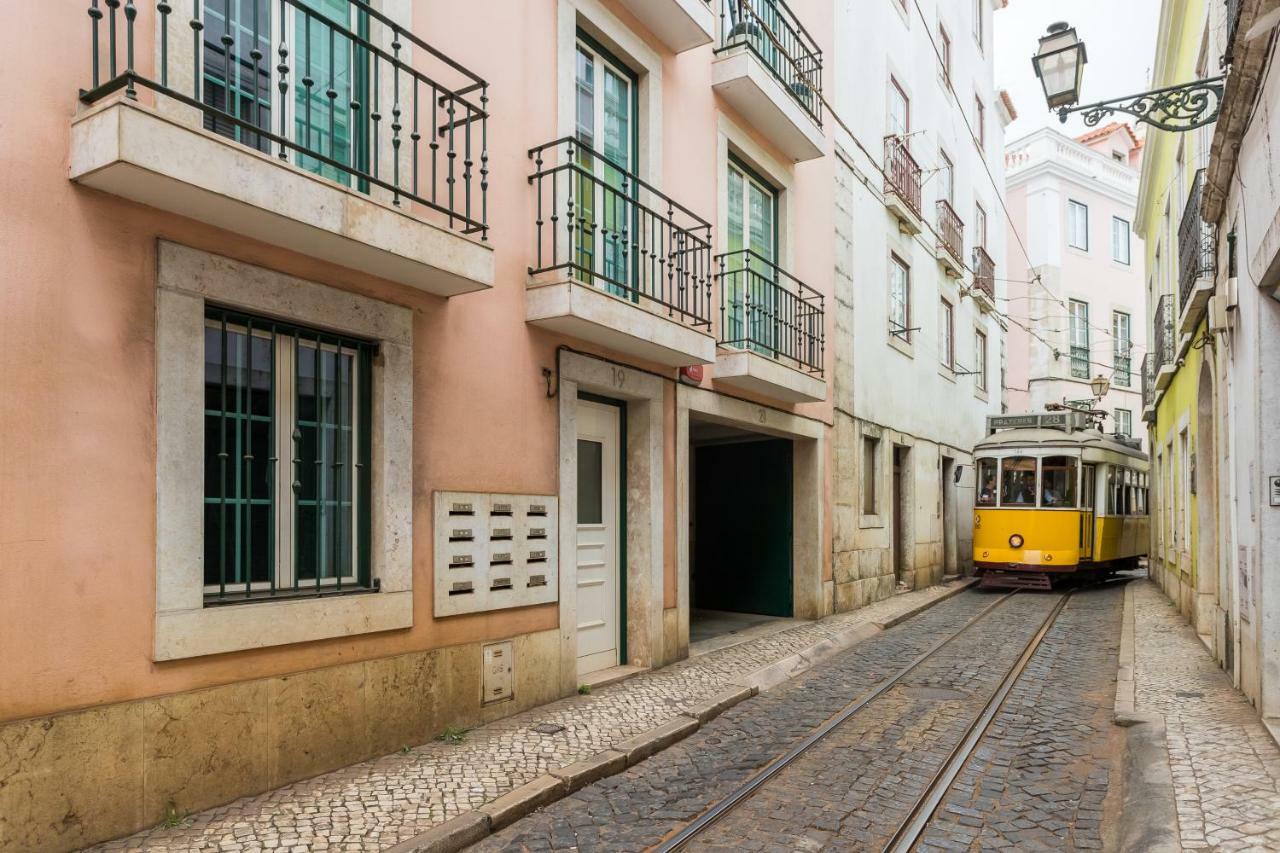 Alfama Modern Two-bedroom W/ River View And Parking - By Lu Holidays Lejlighed